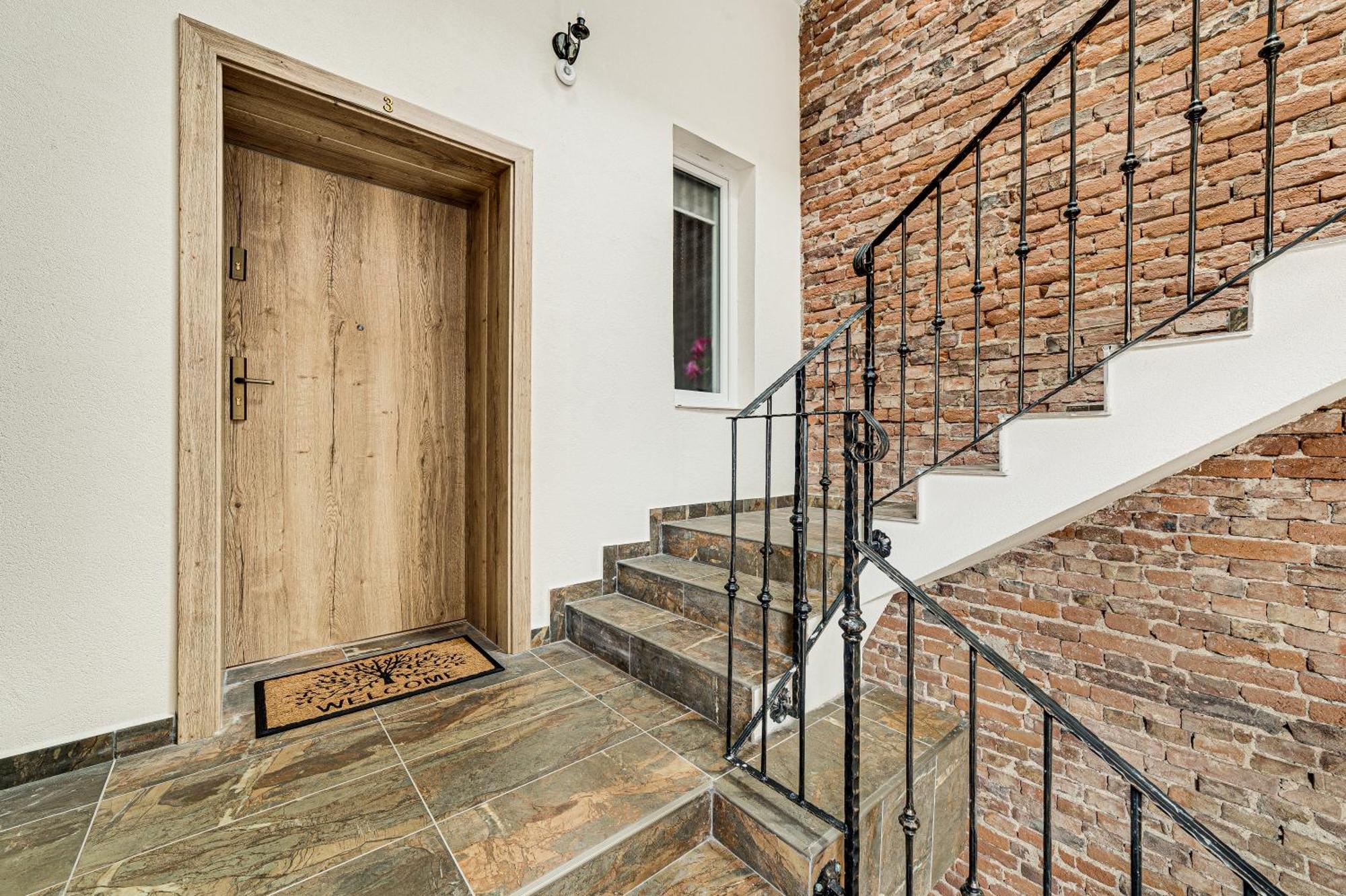 Ari Central Grand Apartments - Luxurious Stay Arad Exterior foto